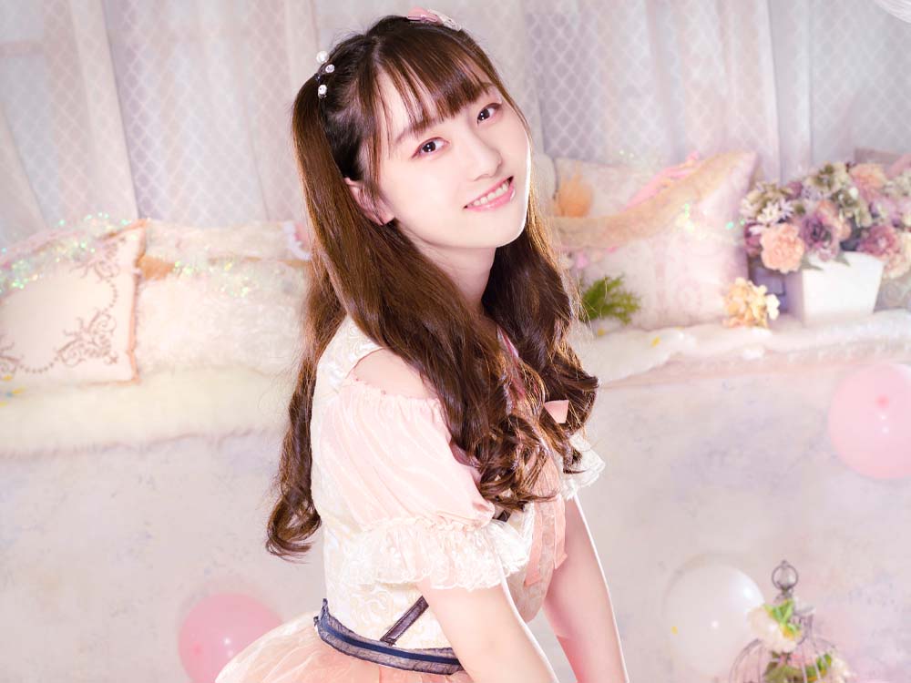 逢原ななみ